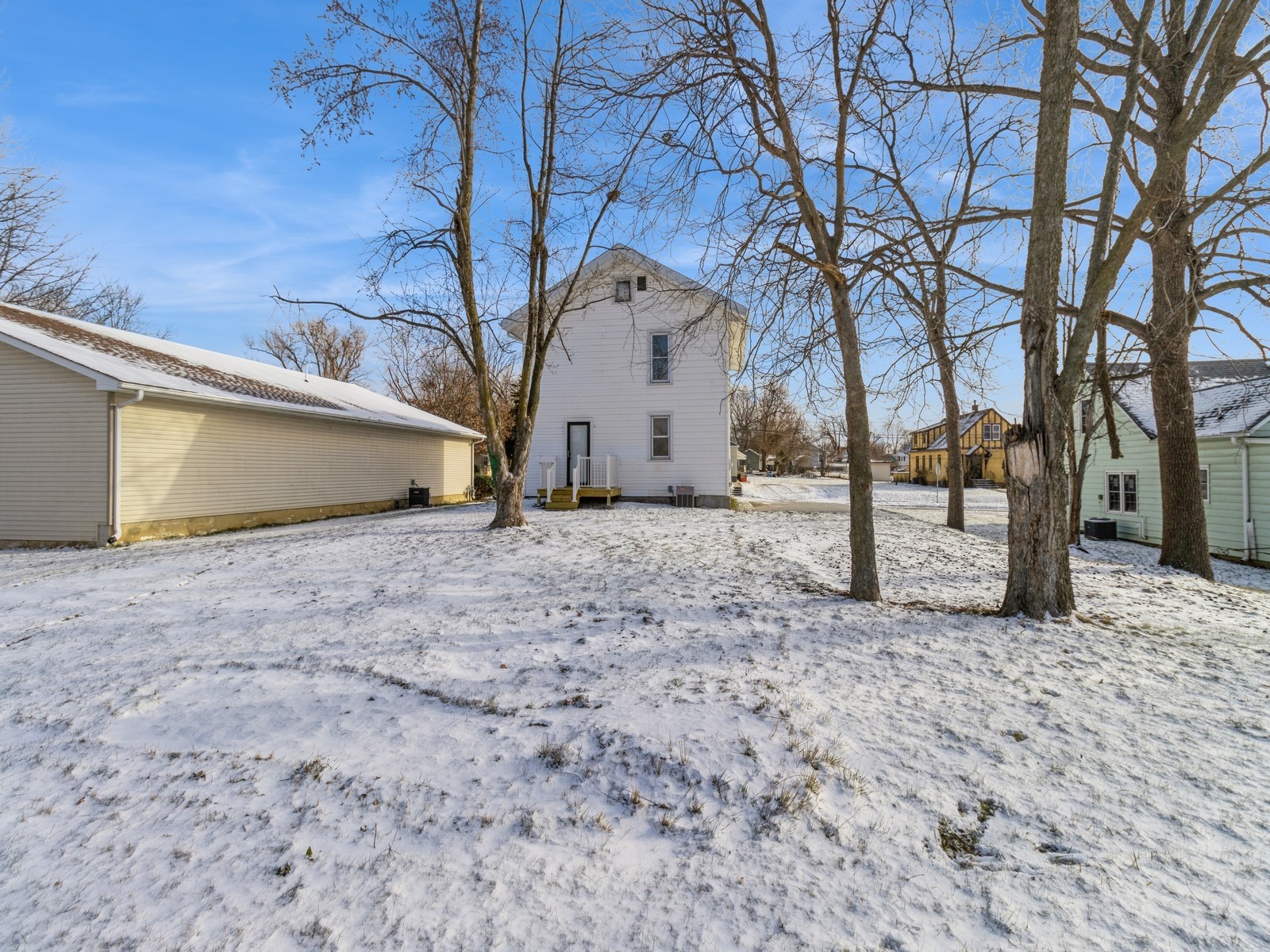 121 W 10th Street, Newton, Iowa image 33