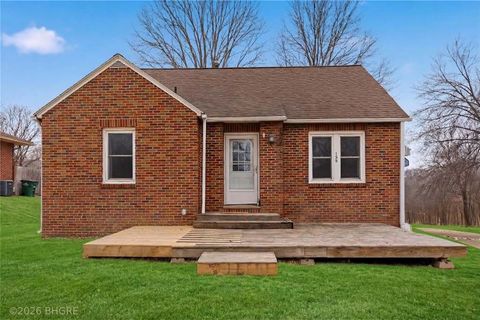 Homes For Sale - 135 Park Street<br/> Carlisle, IA 50047