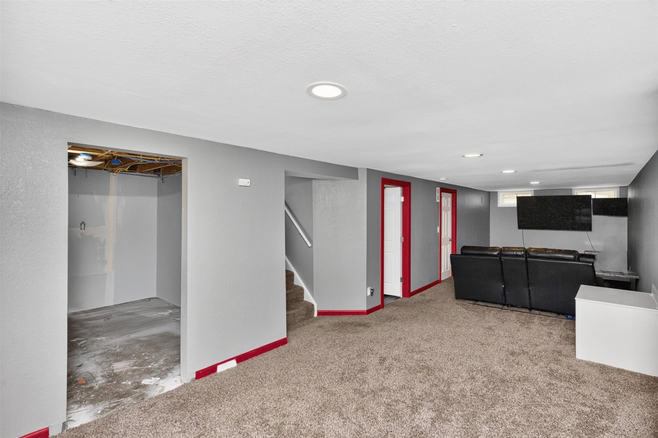 2705 E 39th Street