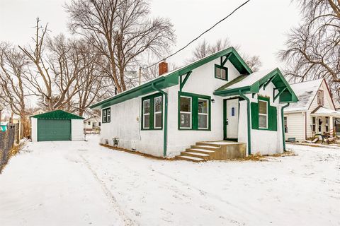 1424 Milton Avenue Des Moines IA 50316