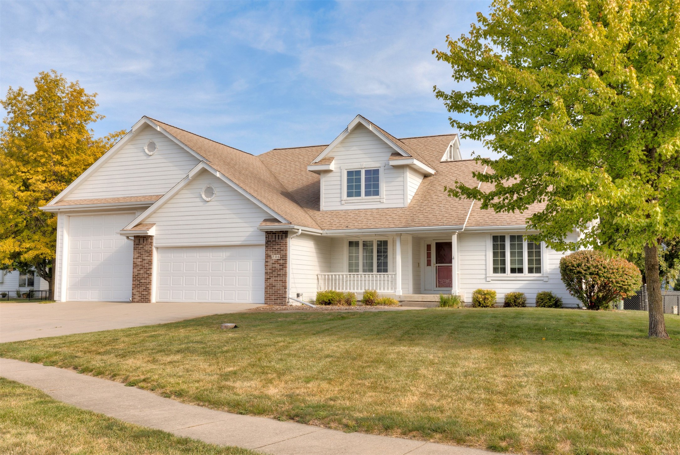 706 NE Barclay Circle, Ankeny, Iowa image 1