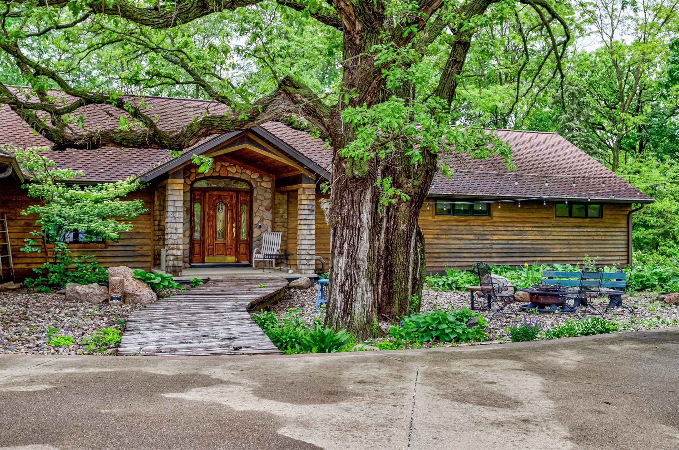 12641 Oakview Heights Drive, Story City, Iowa image 2