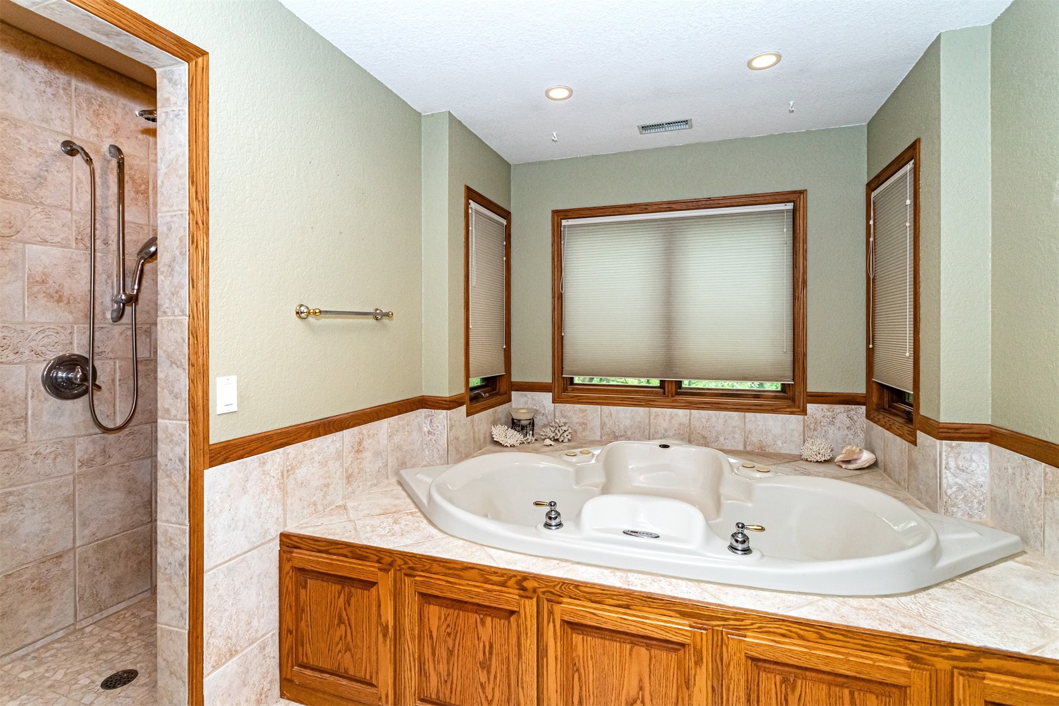 12641 Oakview Heights Drive, Story City, Iowa image 16
