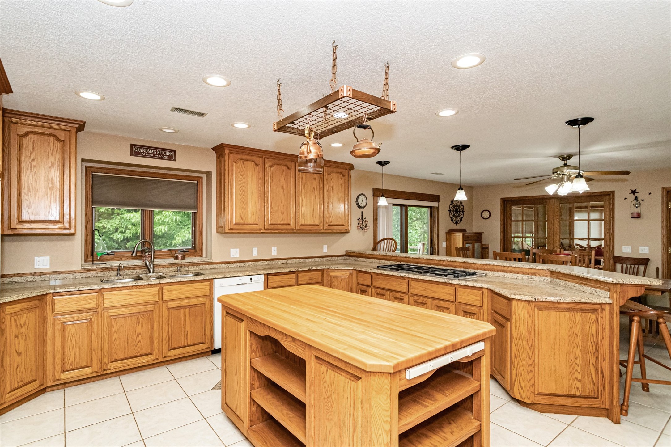 12641 Oakview Heights Drive, Story City, Iowa image 11
