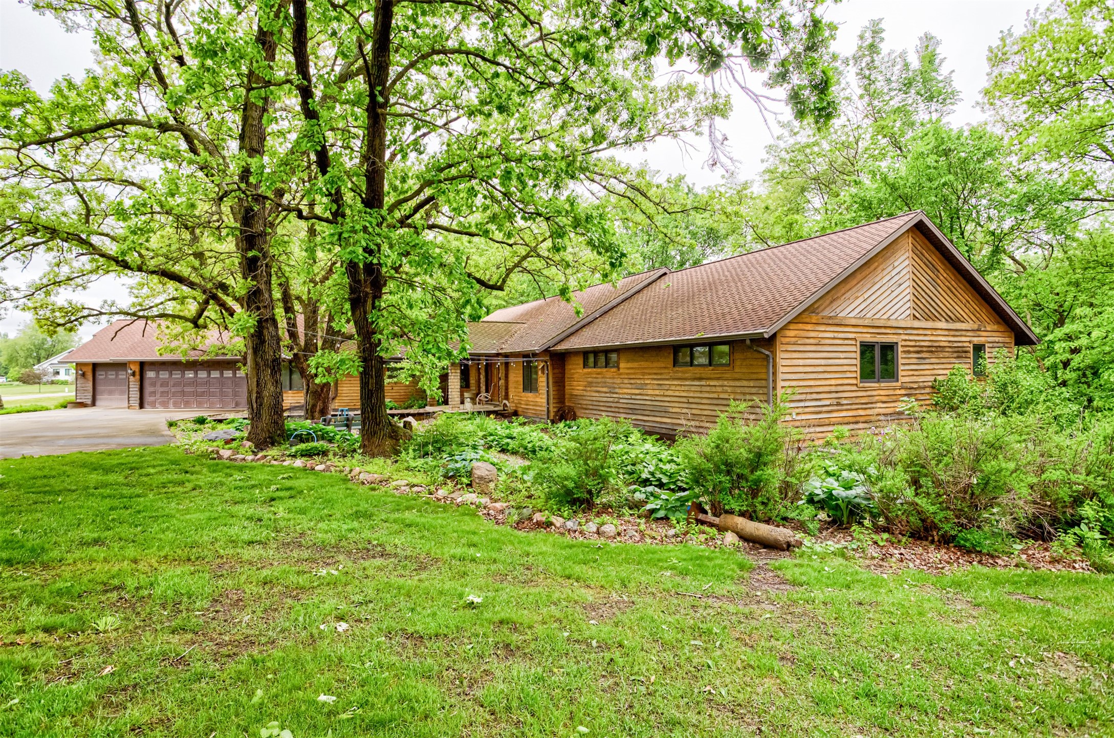 12641 Oakview Heights Drive, Story City, Iowa image 3