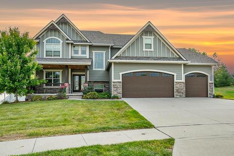 2405 148th Court Urbandale IA 50323