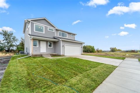 Homes For Sale - 215 Varley Lane<br/> Stuart, IA 50250