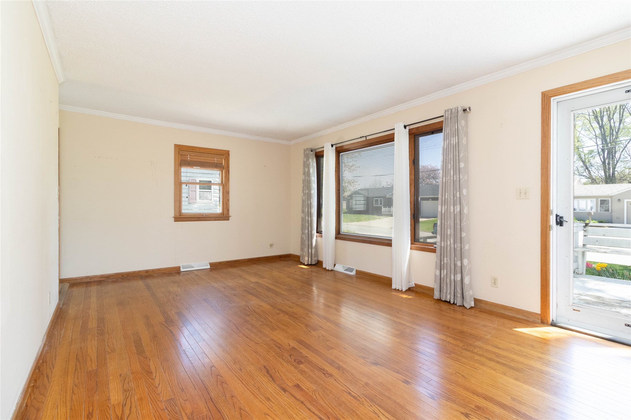 1716 N 2nd Avenue, Newton, Iowa image 3