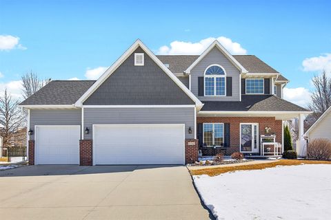 Homes For Sale - 5482 Westwood Drive<br/> West Des Moines, IA 50266