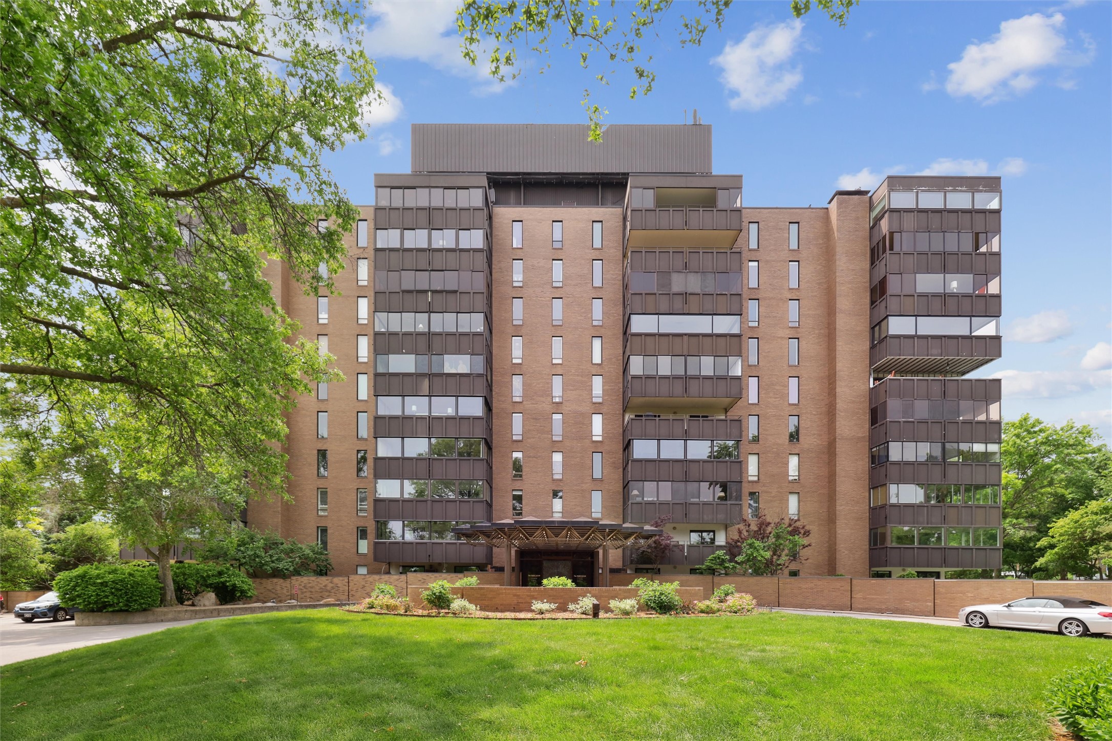 3131 Fleur Drive #208 AND 206, Des Moines, Iowa image 1