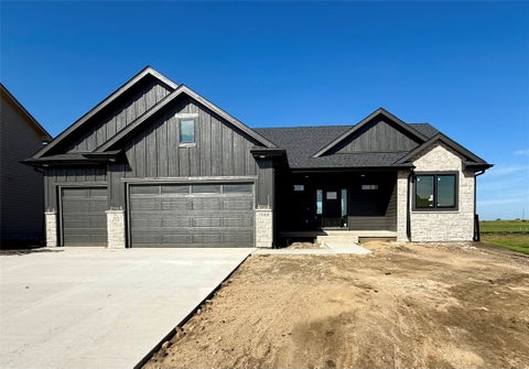 Homes For Sale - 2908 NW Fairfield Court<br/> Ankeny, IA 50023