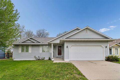 Homes For Sale - 6718 SE 2nd Court<br/> Des Moines, IA 50315