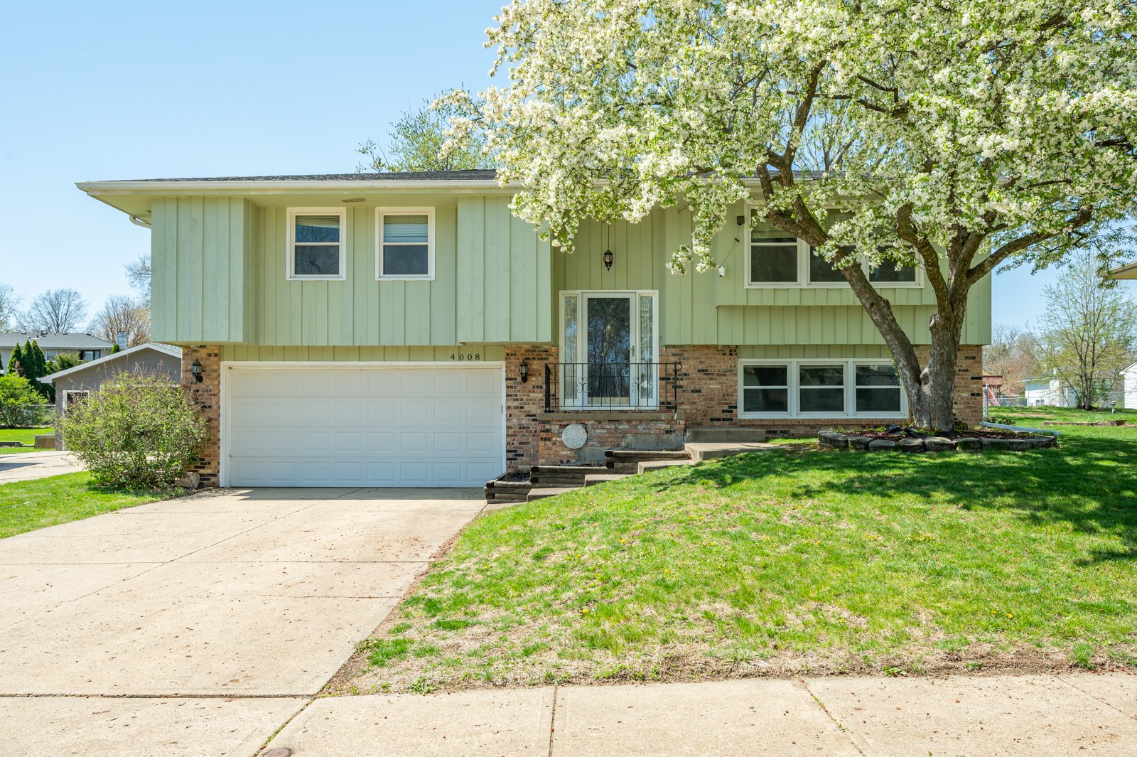 4008 80th Street, Urbandale, Iowa image 1