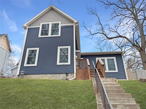 827 26th Street Des Moines IA 50312