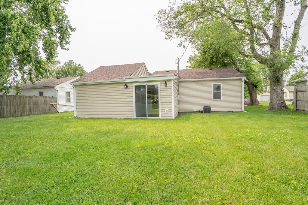 400 E 22nd Street, Newton, Iowa image 30