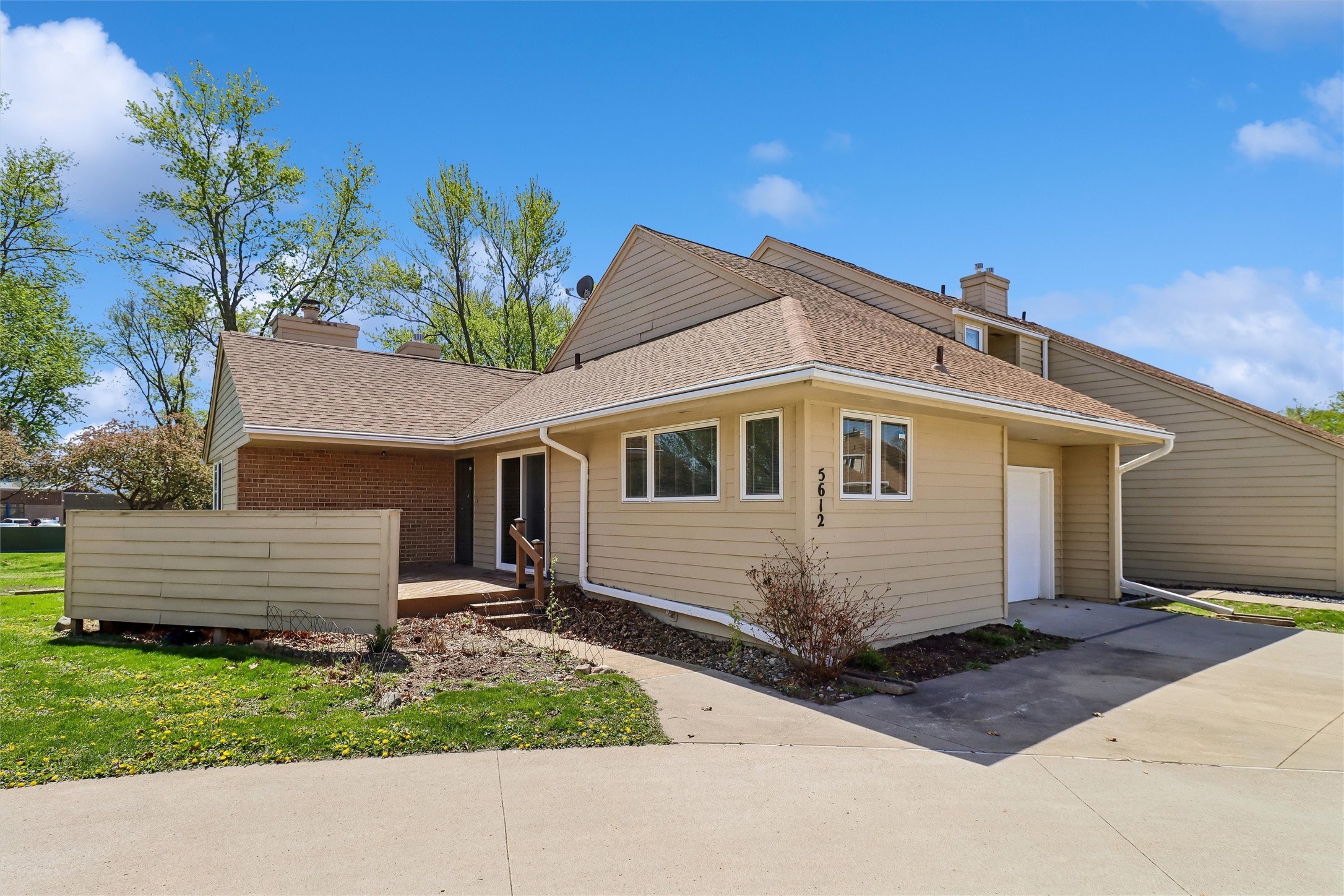 Photo 1 of 18 — 5612 Linden Circle, Johnston, IA 50131