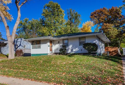 2901 E 38th Court Des Moines IA 50317