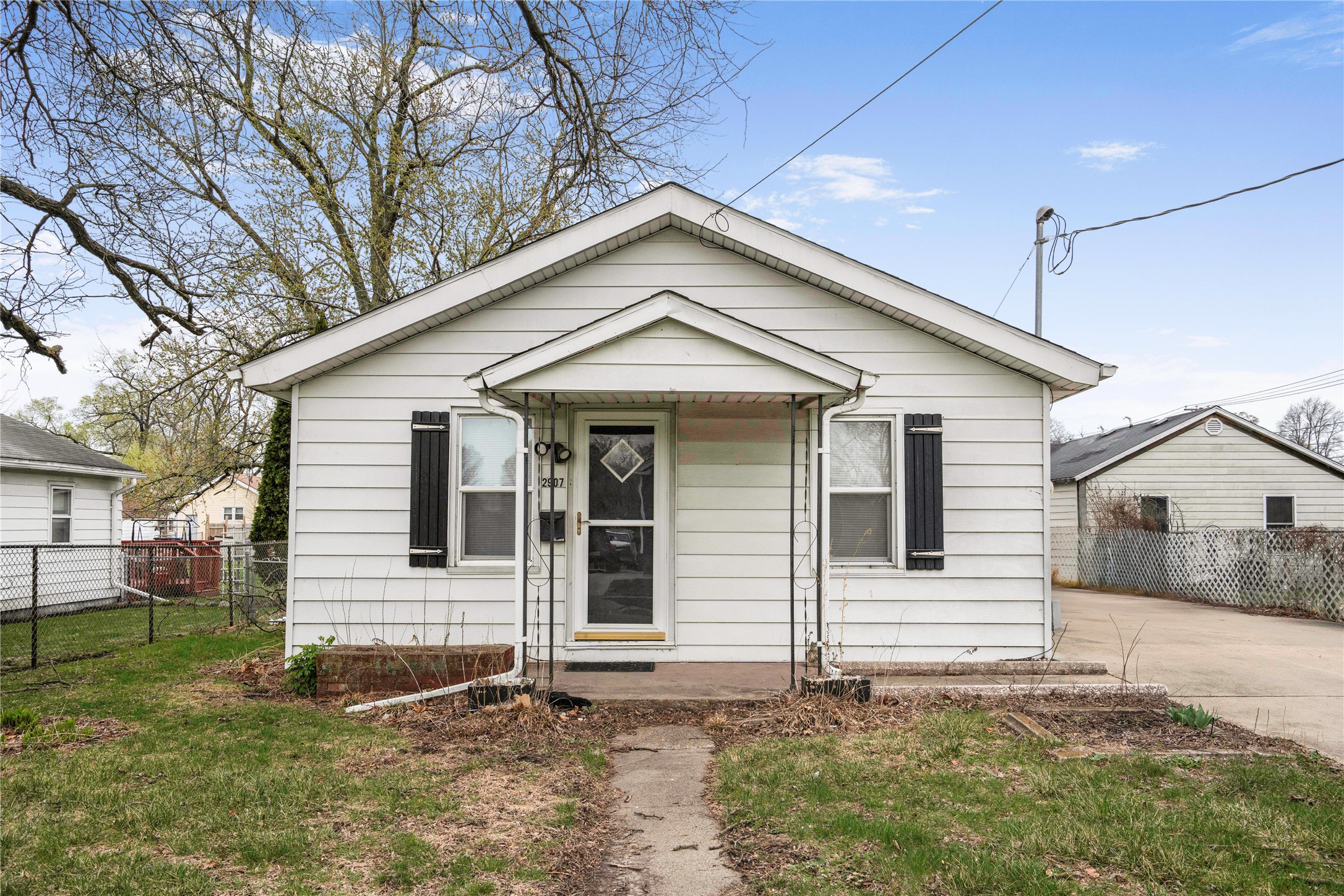 2907 Garfield Avenue, Des Moines, Iowa image 1