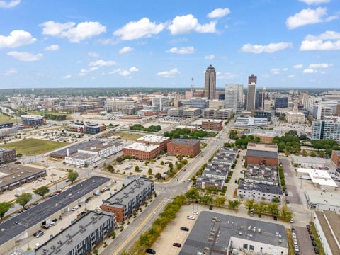 Condo For Sale - 400 SW 7th Street #201<br/> Des Moines, IA 50309