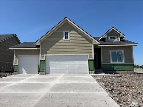 Homes For Sale - 1105 SW 18th Court<br/> Dallas County, Grimes, IA 50111