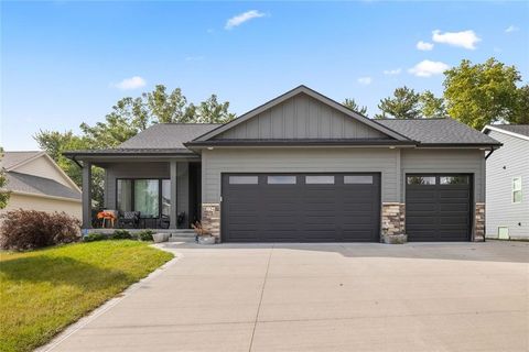 Homes For Sale - 234 Crossroads Court<br/> Polk City, IA 50226