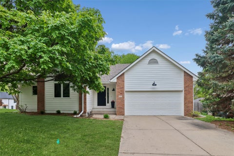Homes For Sale - 617 Valley West Drive<br/> West Des Moines, IA 50265