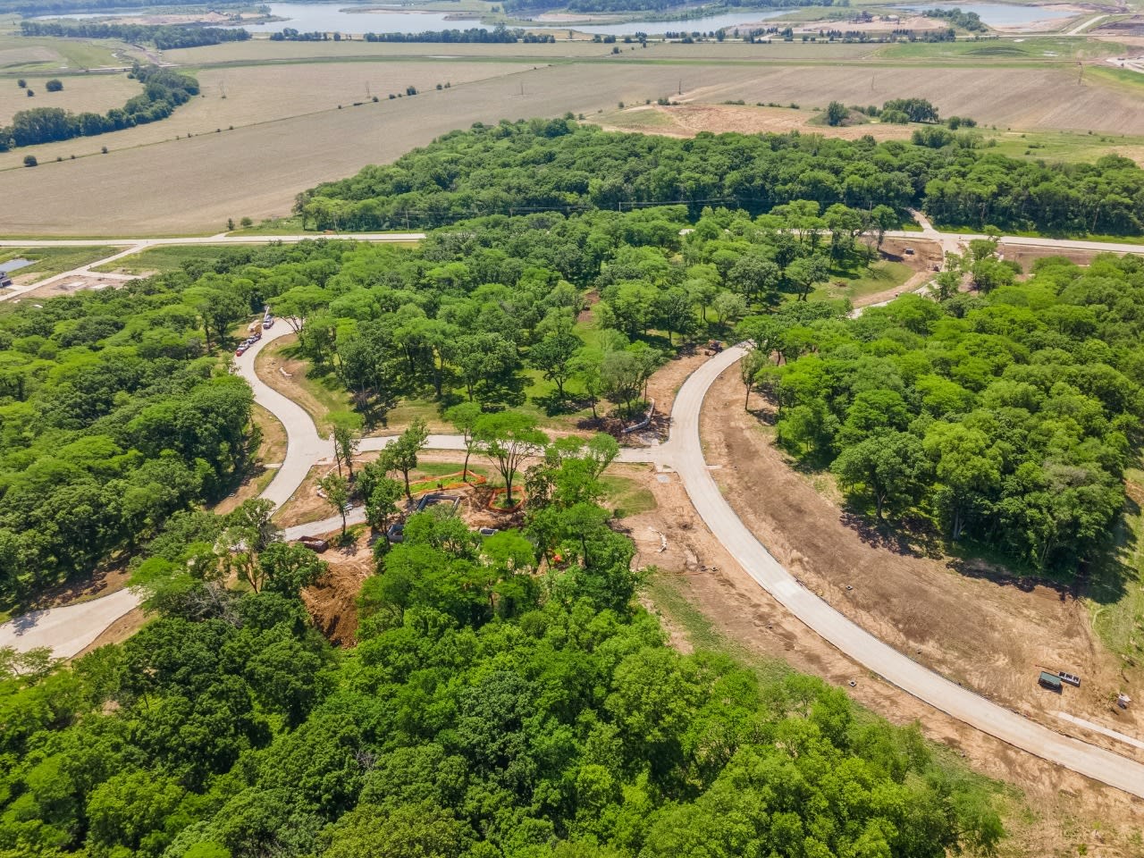 1529 S Stonewood Drive, West Des Moines, Iowa image 14