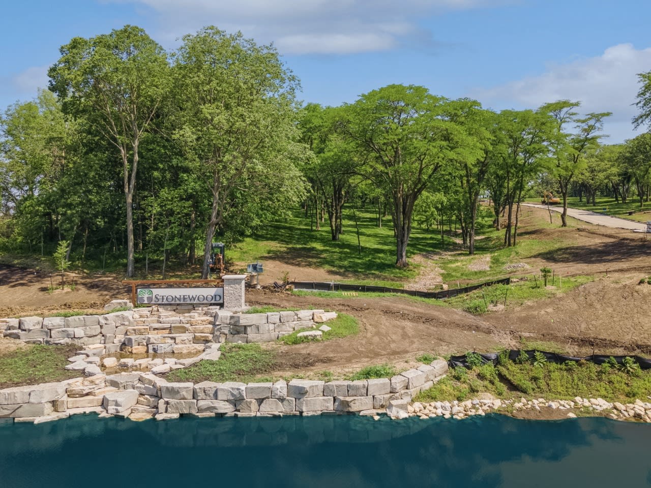 1529 S Stonewood Drive, West Des Moines, Iowa image 3
