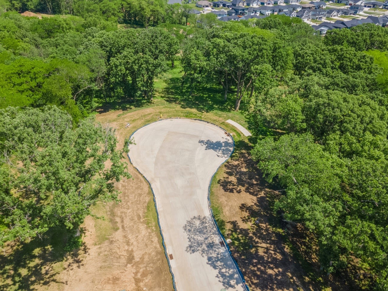 1529 S Stonewood Drive, West Des Moines, Iowa image 12