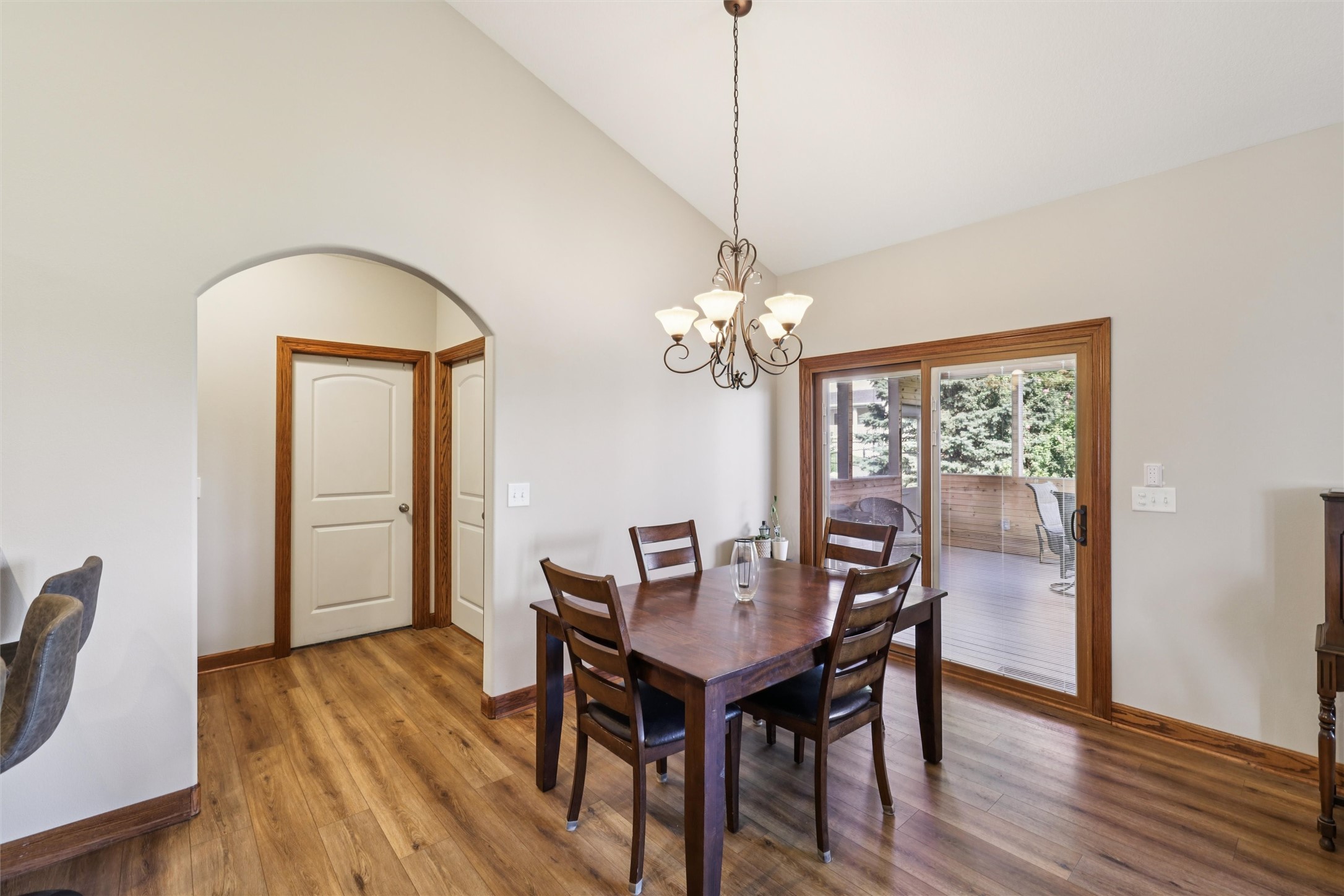 Johnston, Iowa 50131, United States, 5 Bedrooms Bedrooms, ,3 BathroomsBathrooms,Residential,Active,5031