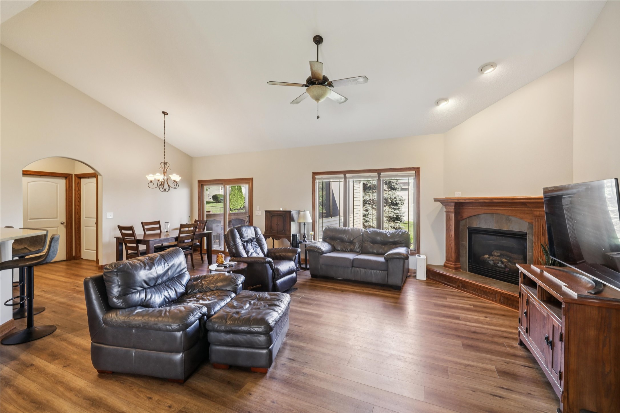 Johnston, Iowa 50131, United States, 5 Bedrooms Bedrooms, ,3 BathroomsBathrooms,Residential,Active,5031