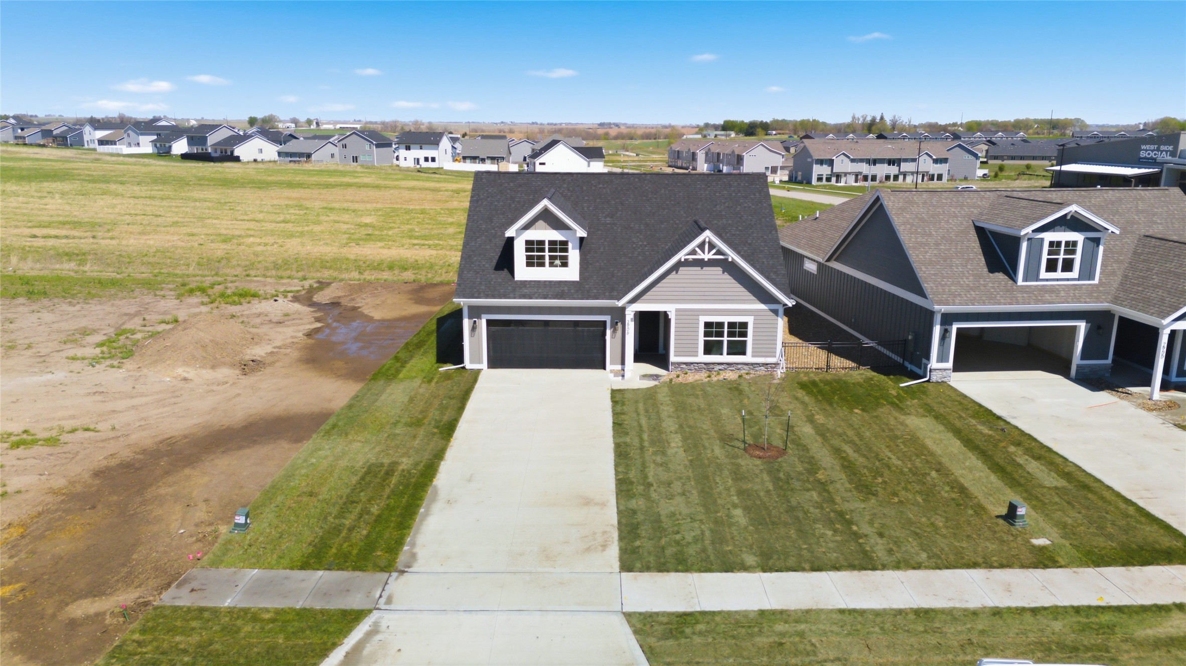 2906 Goldenrod Court