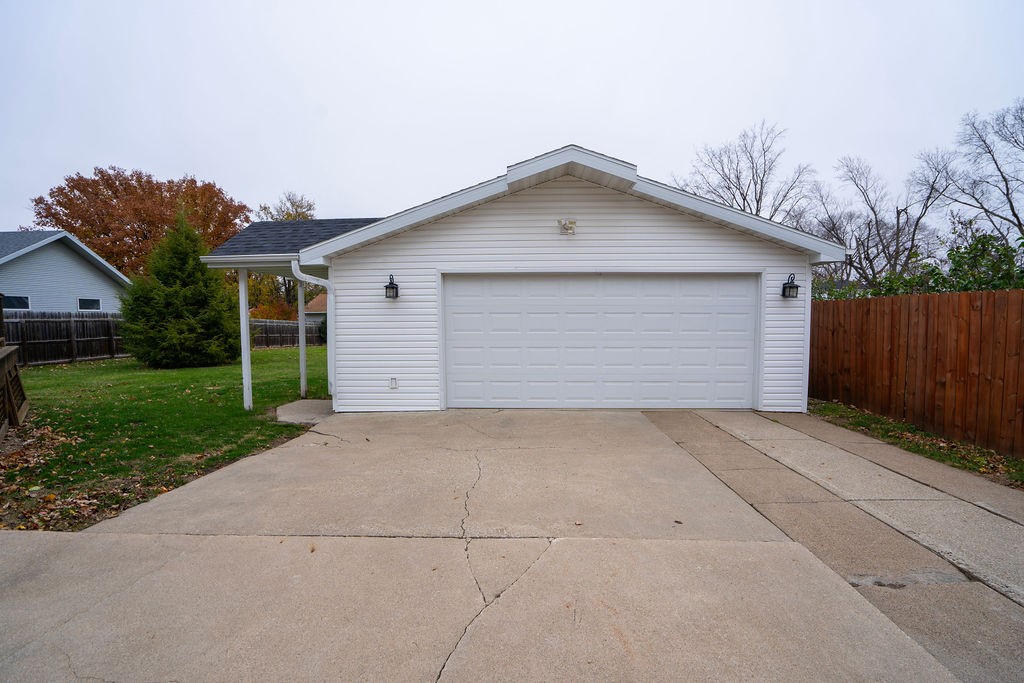 620 E 5th Street, Newton, Iowa image 35