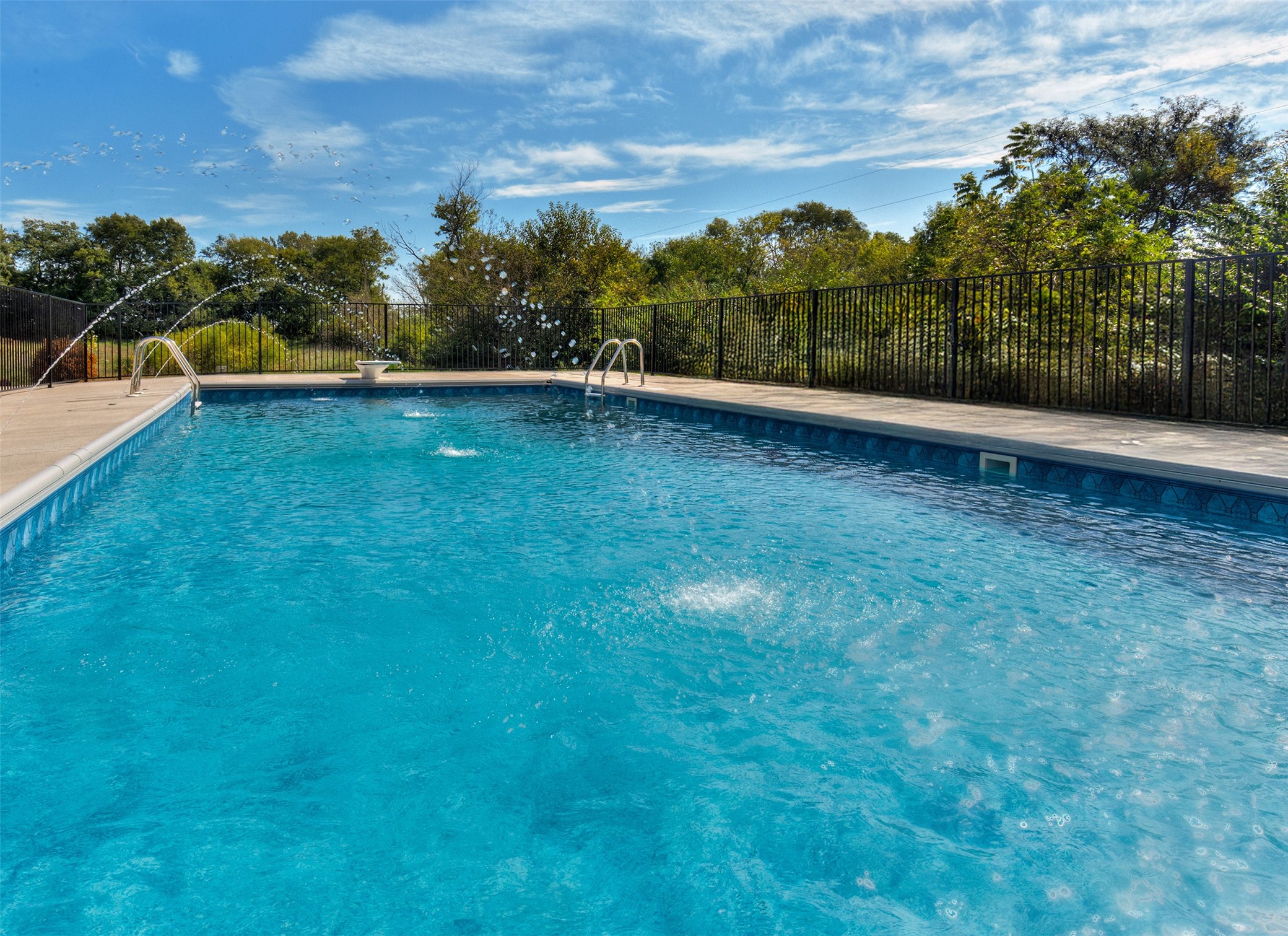 1003 Silverado Drive, Norwalk, Iowa image 3