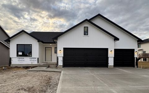 3025 Myron Street Norwalk IA 50211