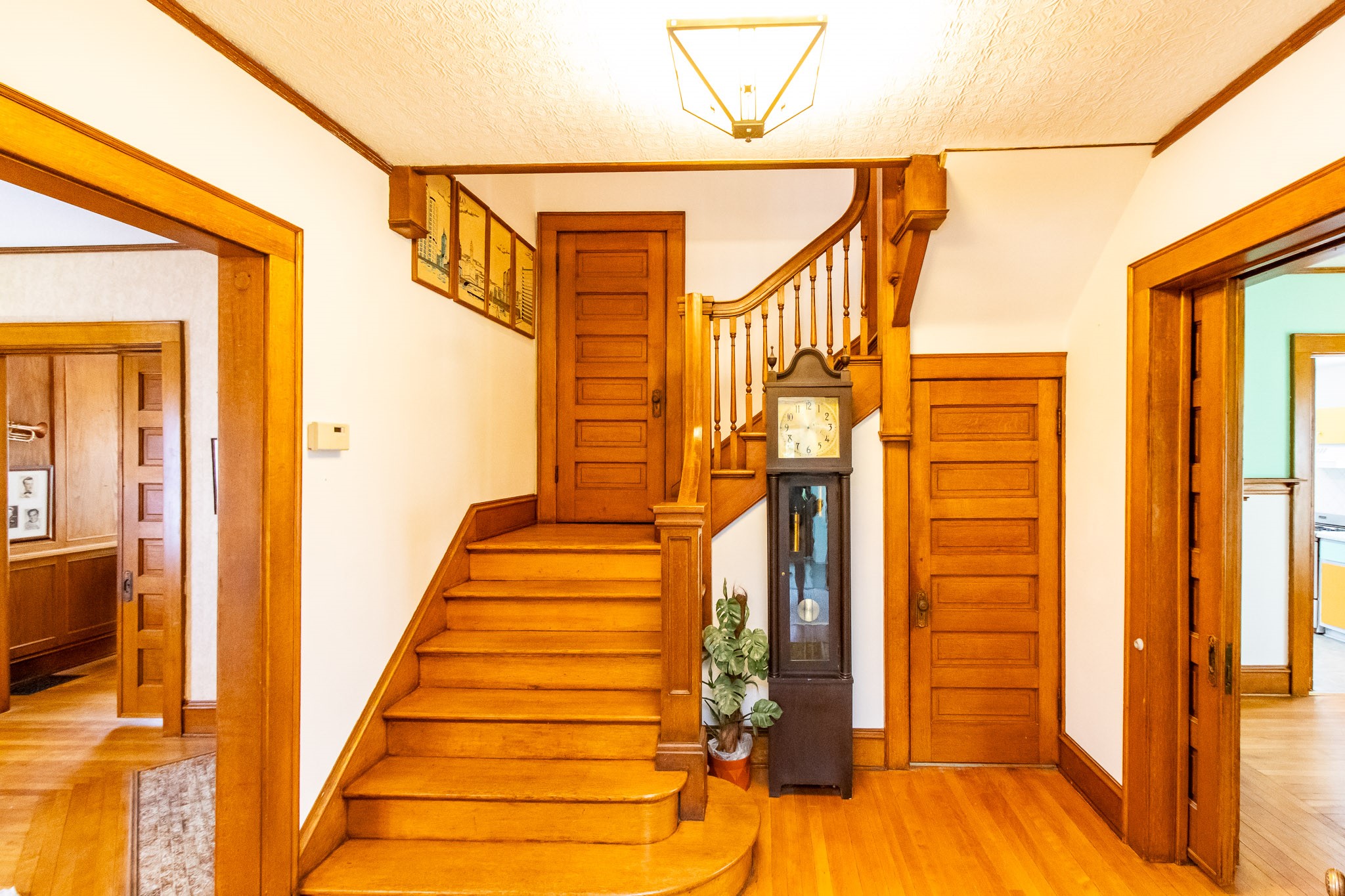 Photo 1 of 35 — 3719 Cottage Grove Avenue, Des Moines, IA 50311