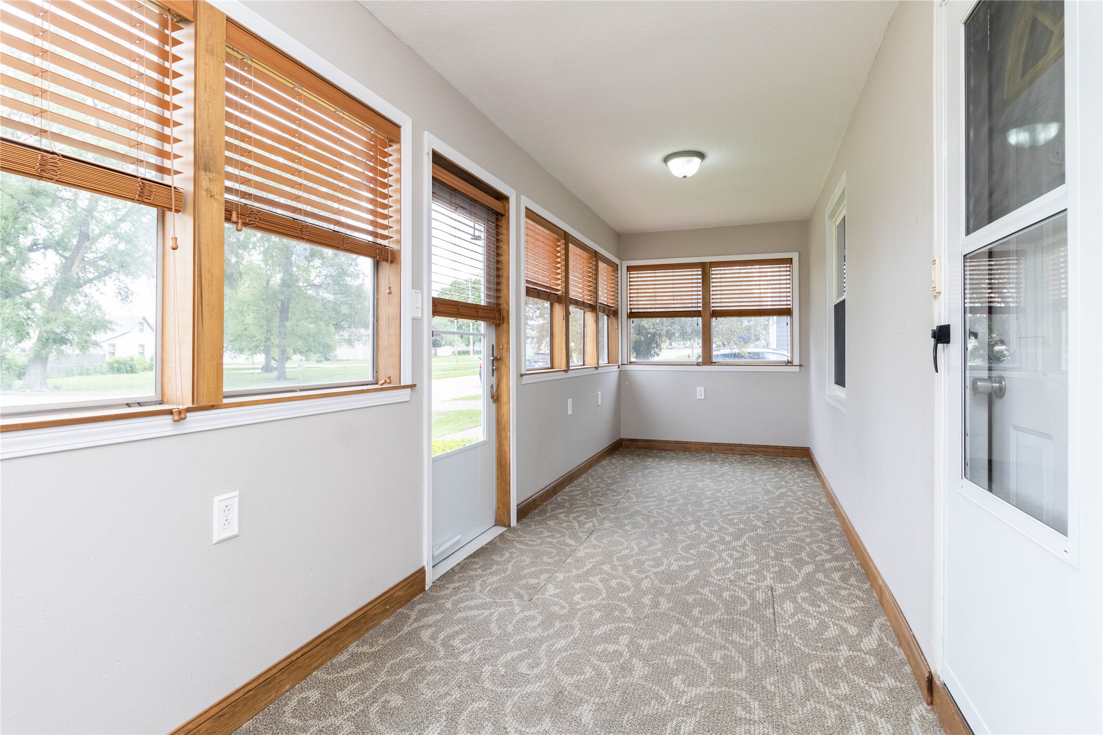 221 W Division Street, Colfax, Iowa image 14