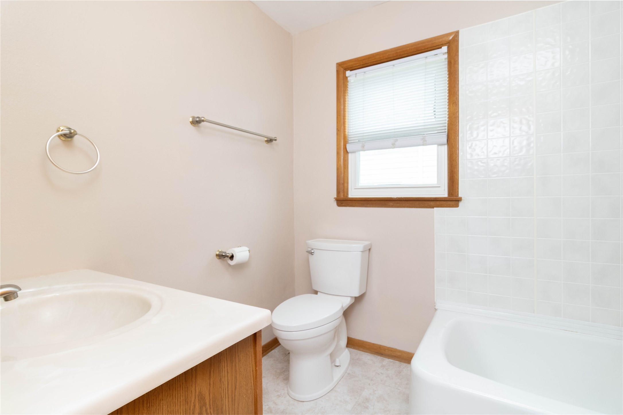 221 W Division Street, Colfax, Iowa image 13