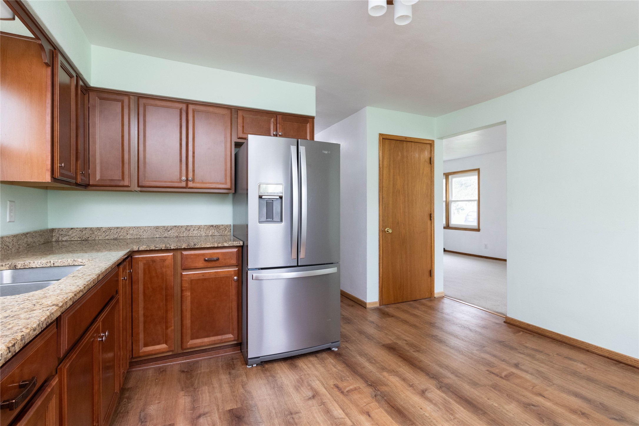 221 W Division Street, Colfax, Iowa image 4