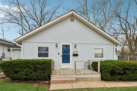 Homes For Sale - 4038 52nd Street<br/> Des Moines, IA 50310