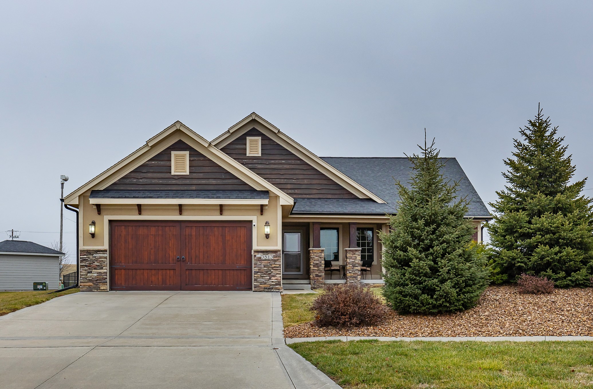 3513 Sunstone Court, Altoona, Iowa image 2