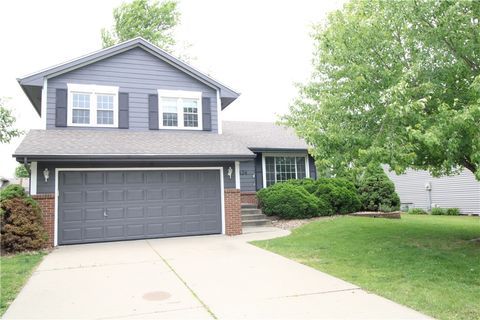 Single Family Residence in Johnston IA 5424 91st Street.jpg