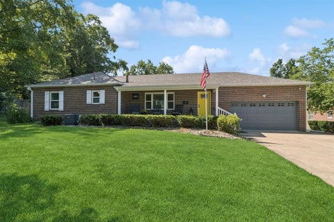 Homes For Sale - 6900 Forest Court<br/> Windsor Heights, IA 50324