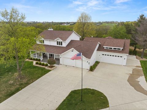Homes For Sale - 654 Richland Court<br/> Van Meter, IA 50261