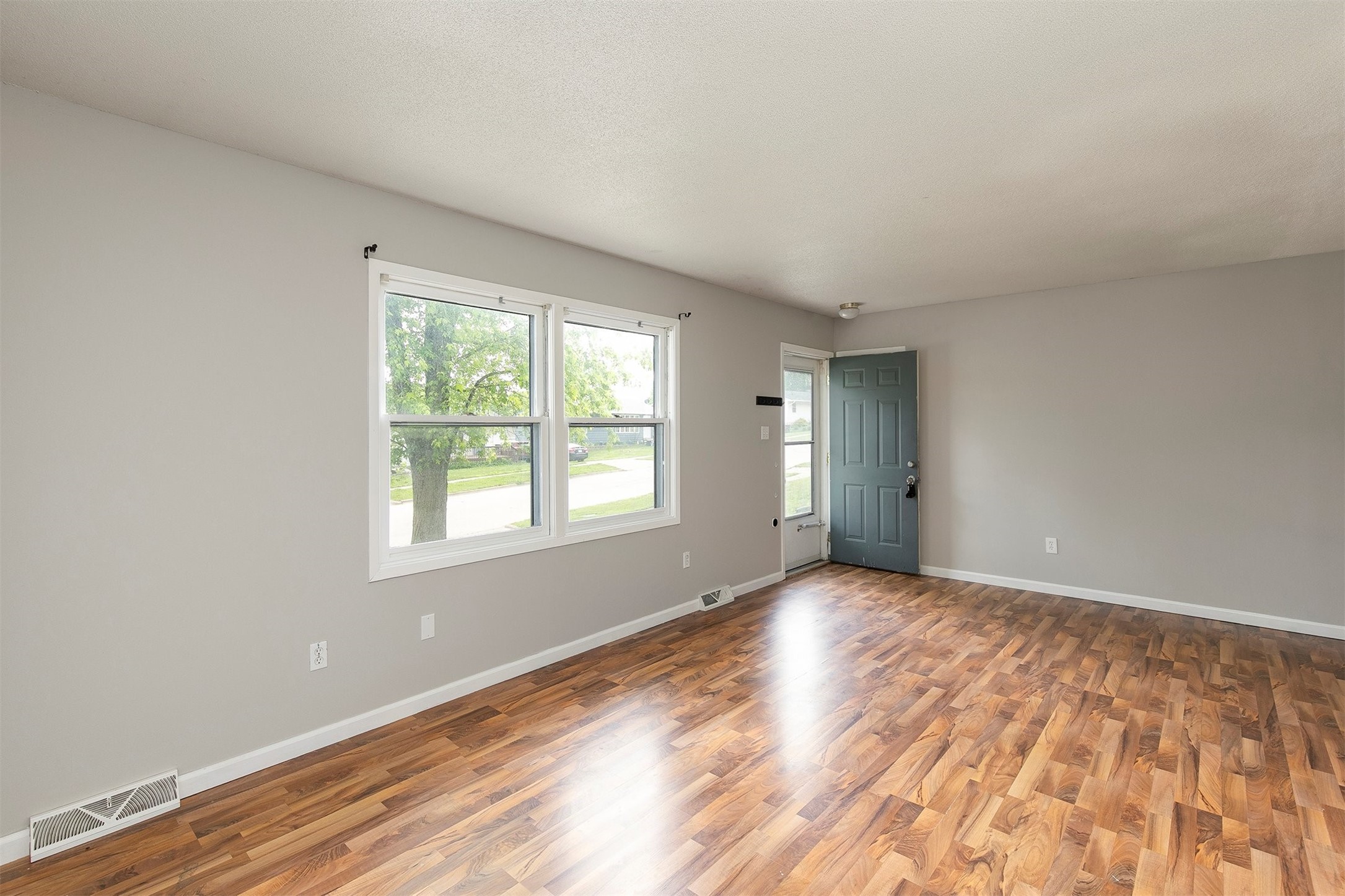 4242 SE 6th Street, Des Moines, Iowa image 5