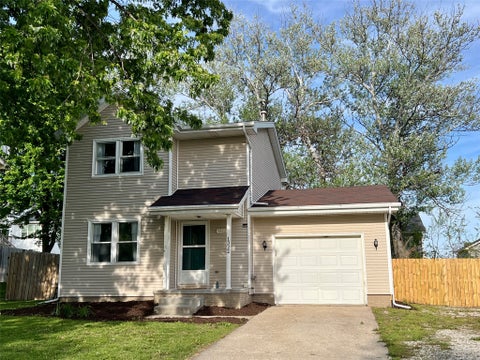 Homes For Sale - 1322 Hunter Drive<br/> Warren County, Norwalk, IA 50211