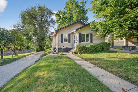 Homes For Sale - 2808 School Street<br/> Des Moines, IA 50311
