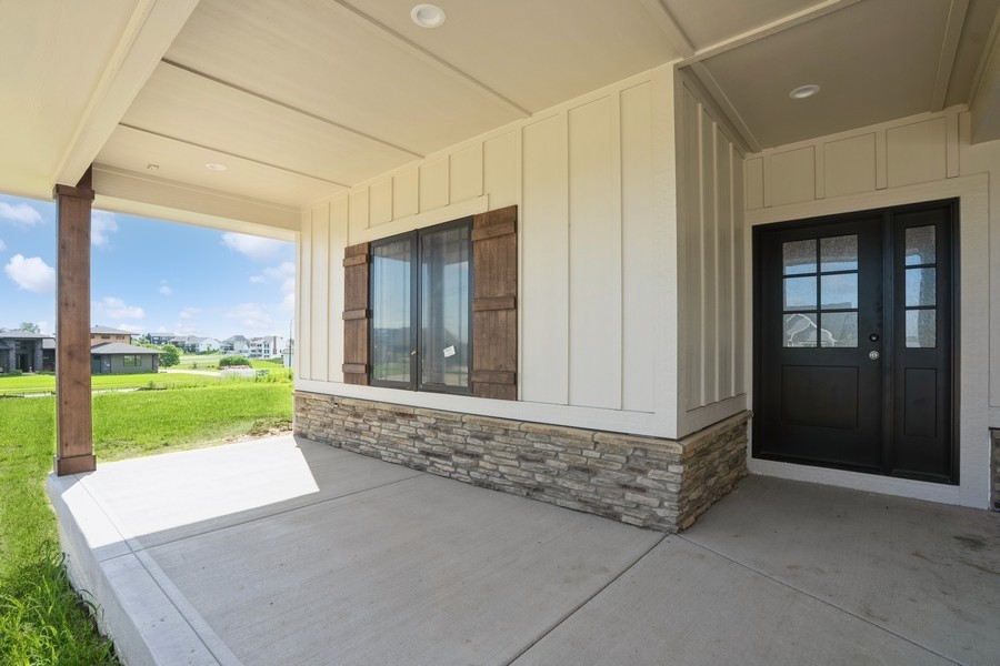 2209 Green Leaf Circle