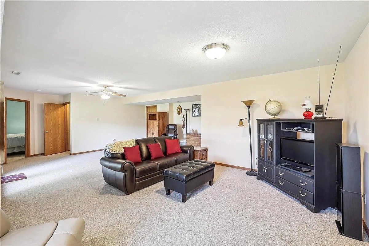 2925 Oak Street, Norwalk, Iowa image 17