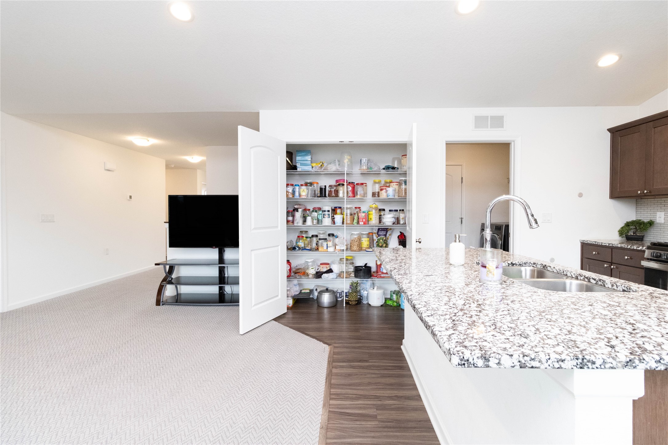 2357 Shadow Creek Circle, Des Moines, Iowa image 10